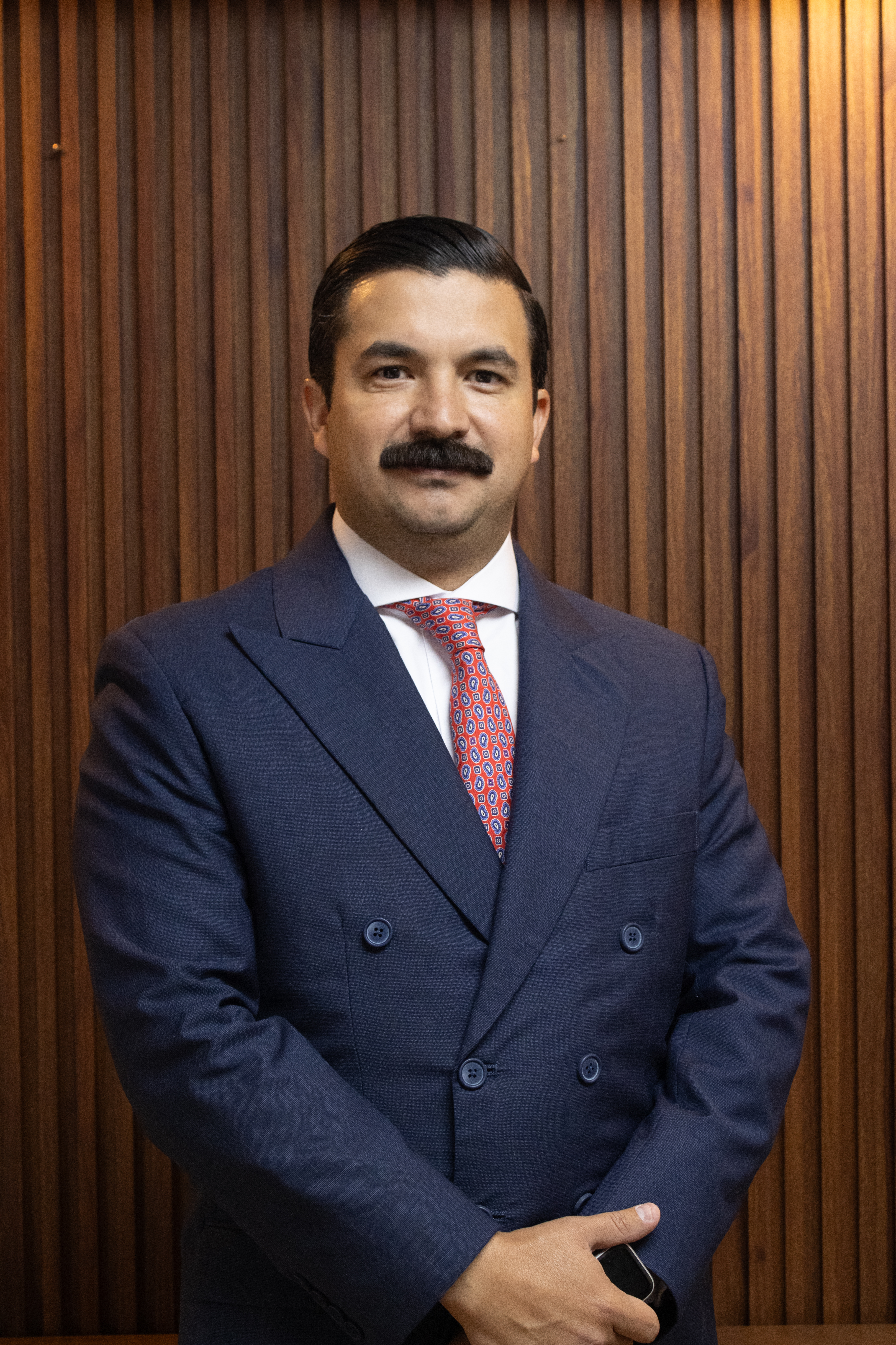 Juan Bernardo Moran Lomeli - Notario